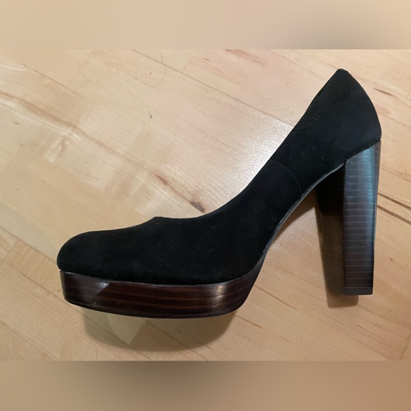 Banana Republic black suede heels - Picture 2 of 3